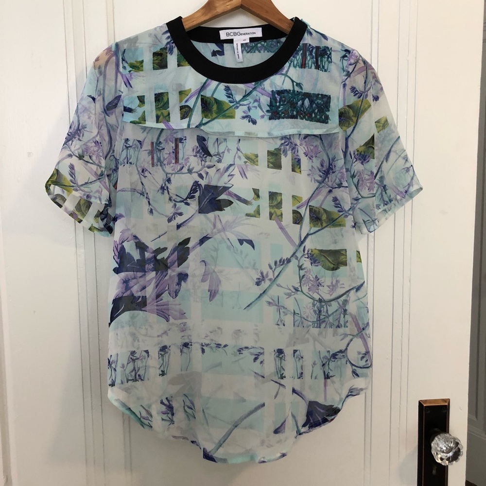 BCBGeneration sheer short sleeve top. Size XS